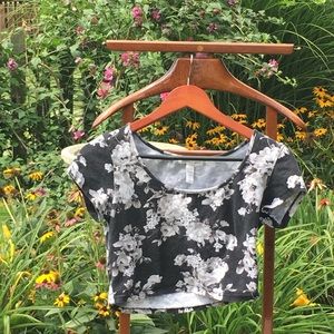 Black and White Floral Crop Top